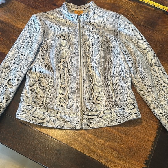 Ruby Road snake skin print jacket. Size 10P. EUC - Picture 5 of 9